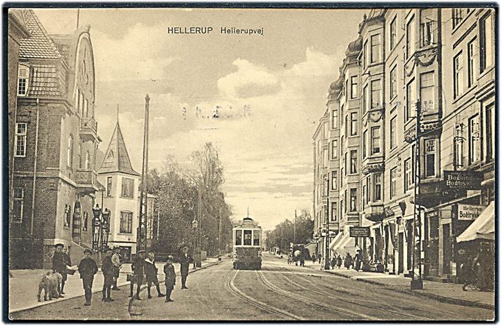 Hellerup, Hellerupvej med sporvogn linie 15. No. E315712. Kvalitet 8