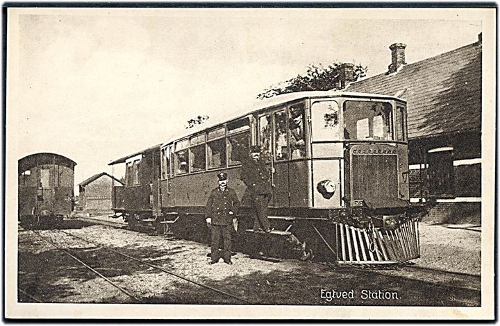 Egtved, jernbanestation med holdende tog. Stenders no. 57862. Kvalitet 9