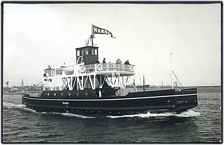 “Nanna”, M/S, Middelfart Dampskibsselskab A/S færge mellem Middelfart og Snoghøj 1932-35. Fotokort u/no. Kvalitet 8
