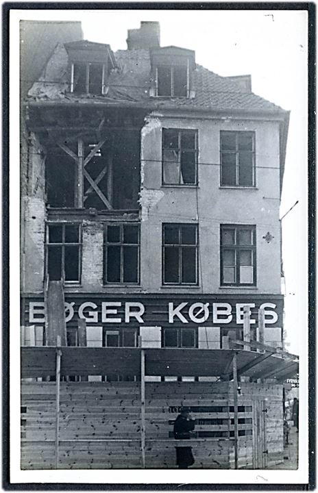 Gothersgade, Wilfred Petersens ”National Socialistisk Parti”s kontor efter beskydning d. 5.5.1945. U/no. Kvalitet 9