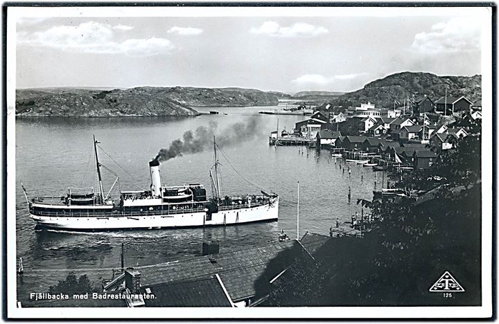 10 öre Gustaf på brevkort (Fjällbacka med dampskib) stemplet Dingle d. 18.7.1945 til Vanløse, Danmark. Dansk efterkrigscensur (krone)/395/Danmark.