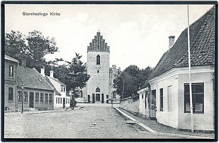 Storehedinge. Gadeparti med Kirken. A. Christensen no. 6452.