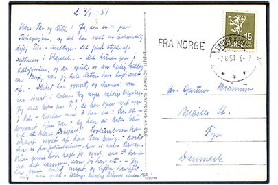 15 øre Løve på brevkort annulleret med dansk stempel i Frederikshavn d. 7.8.1951 og sidestemplet Fra Norge til Ulbølle, Danmark.