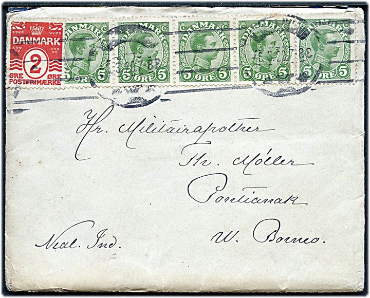 2 øre Bølgelinie og 5 øre Chr. X (5) på brev fra København d. 6.3.1920 via N.I.Postagent Singapore d. 9.4.1920 til dansk militærapoteker Th. Møller i Pontianak, Borneo, Hollandsk Ostindien.