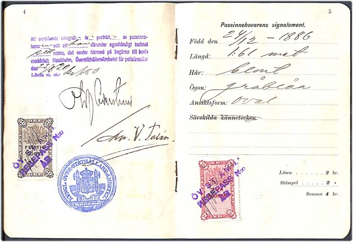 Svensk pas med foto for kvinde udstedt i Stockholm d. 21.8.1920. Viseringer og både 50 öre og 2 kr. stempelmærker.