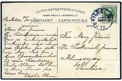 5 øre Fr. VIII på brevkort (Roskilde, Algade med Hotel Prinsen) annulleret med lapidar Roeskilde d. 20.11.1907 til Vanløse. Interessant reserveanvendelse af lapidar stempel, som ellers normalt tilskrives juletravlhed. Her benyttet i november 1907.