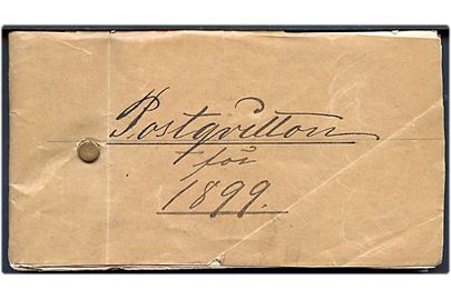 Postkvitteringer (111 stk.) for afsendelse af værdi- og anbefalede breve, samt indbetaling af postanvisninger fra Holmesveden 1899 samlet i lille hæfte. 