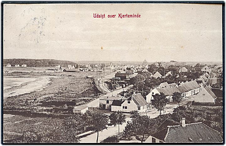 Udsigt over Kerteminde med jernbane sporet og stationen. W.K.F. no. 6021.