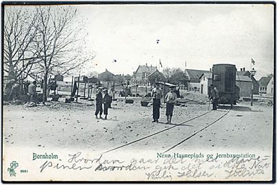 Neksø, havneplads og jernbanestation med godsvogn. P. Alstrup no. 3561.