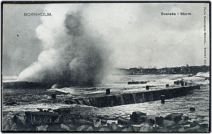 5 øre Våben på brevkort (Bornholm, Svaneke i Storm) annulleret med stjernestempel NYBRO og sidestemplet Rønne d. 29.7.1905 til København.