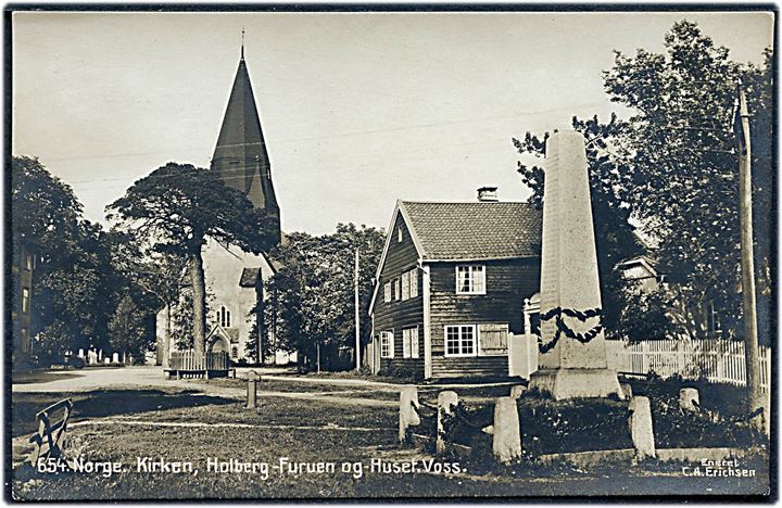 Voss, Kirken, Holberg og Huset. Fotokort C.A. Erichsen no. 
