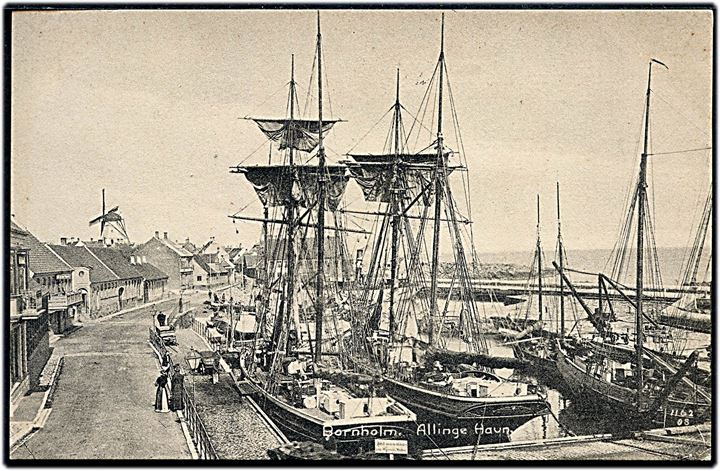 Allinge, havn med sejlskibe og mølle i baggrunden. Frits Sørensen no. 145.