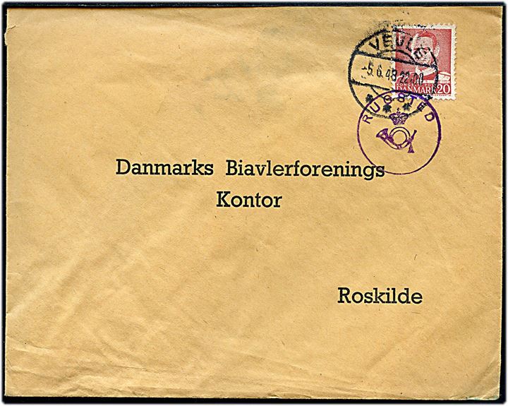 20 øre Fr. IX på brev annulleret Vejle d. 5.6.1948 og sidestemplet med posthornstempel RUGSTED til Roskilde.