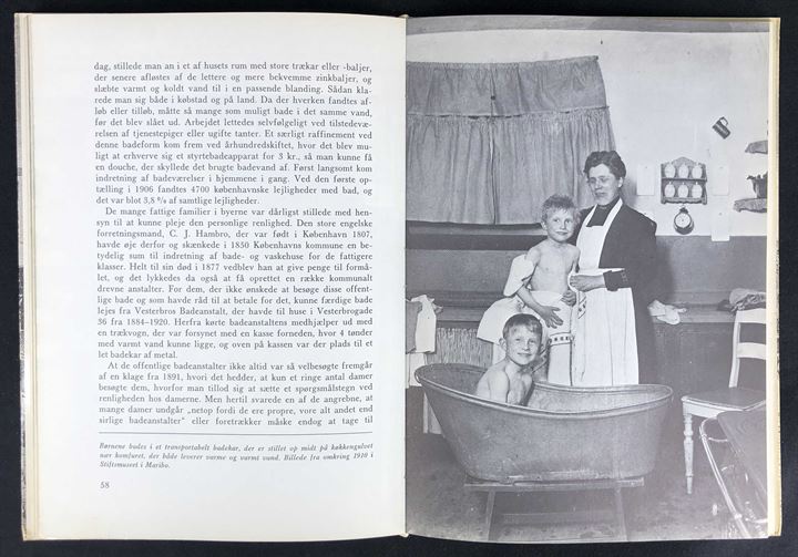 Vore Bedsteforældres Tid, artikler om Familiernes sociale og materielle forhold i Danmark i årtierne omkring år 1900. Nationalmuseet. 115 sider.
