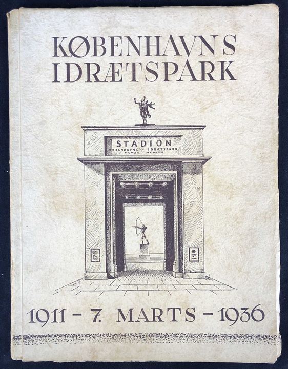 Københavns Idrætspark 1911-1936 af Andreas Harsfelt. 119 sider illustreret jubilæumsskrift.