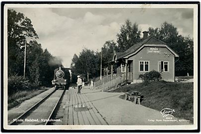 Nynäs Hafsbad, jernbanestation med lokomotiv. Nynäs Papirhandel no. 29616. 