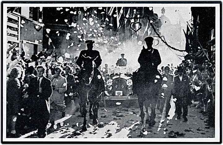 Royalt festoptog i København, antagelig i forbindelse med befrielsen 1945. I. Chr. Olsen no. 8.