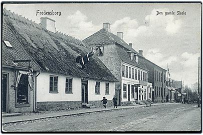 Fredensborg, Den gamle skole mm. P. Alstrup no. 1044.