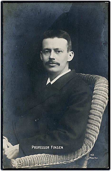 Professor Niels Ryberg Finsen (1860-1904). Dansk/Færøsk læge og modtager af Nobels-prisen i Medicin (1903). Fotograf Ferd. Riise. A. Vincent no. 152.