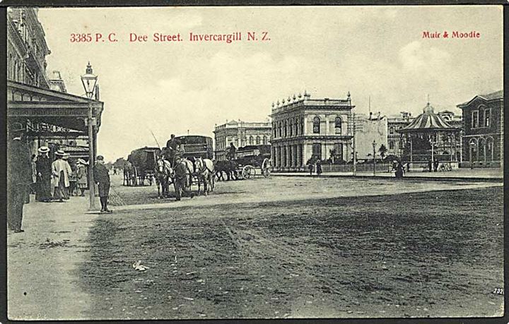 Hestevogne paa Dee Street i Invercargill, New Zealand. Muir & Moodie no. 3385.