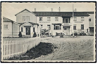 Hornbæk, Hotel Trouville. R. Olsen no. 6006.