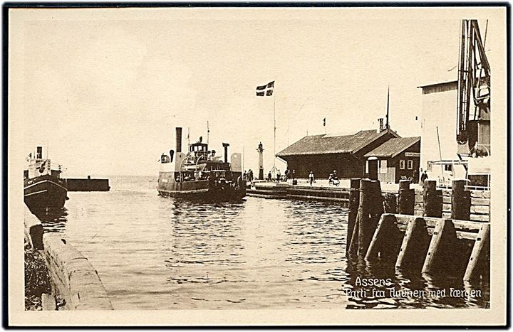 Assens, havneparti med færgen. Stenders no. Assens no. 31.