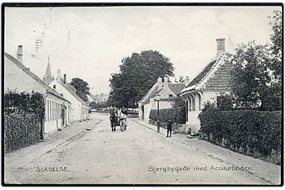 Slagelse, Bjergbygade med Acciseboden. Stenders no. 13024.