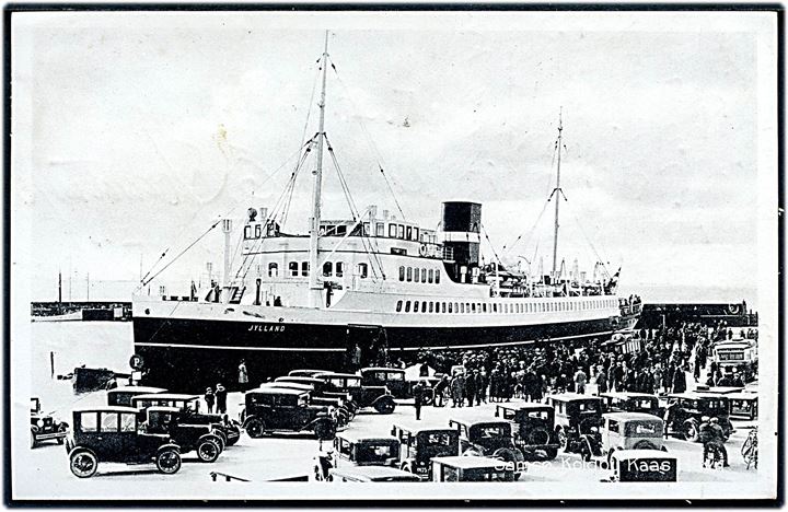 Jylland, S/S, DSB dampskib på ruten Kalundborg-Aarhus i Kolby Kaas på Samsø. Stenders no. 67556. Frankeret med 5 øre Bølgelinie (2) annulleret Aarhus d. 2.6.1933 og sidestemplet med skibsstempel Fra Færgen til Risskov.