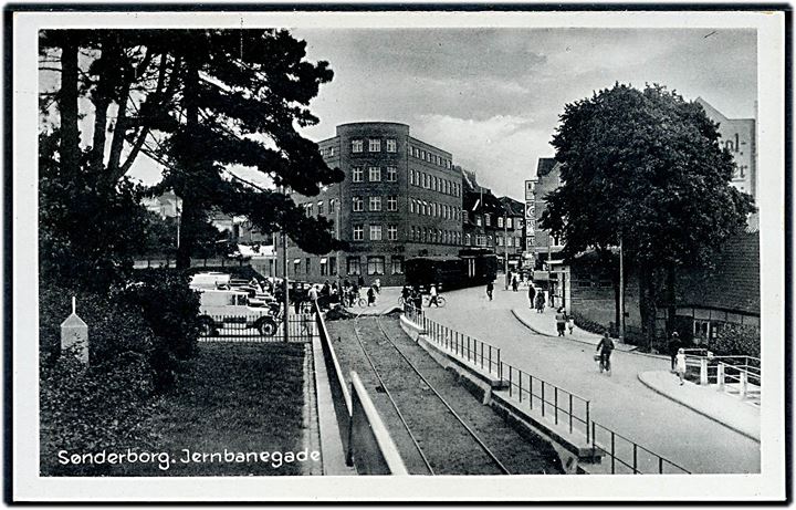 Sønderborg, Jernbanegade med tog. Stenders no. 42.