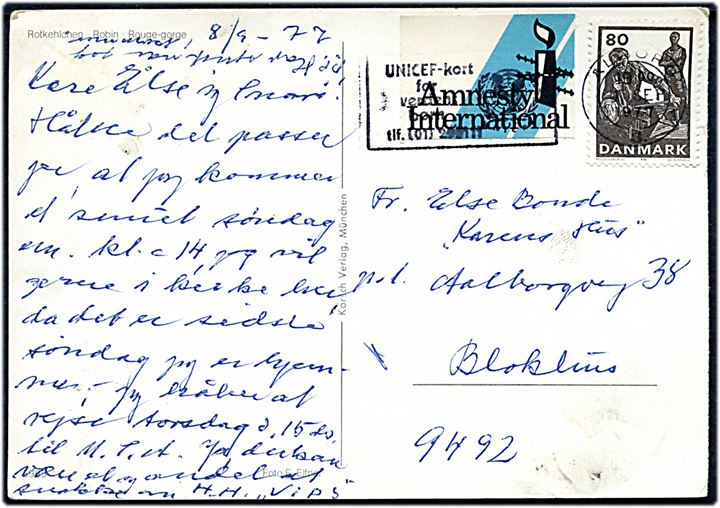 80 øre Dansk Glasproduktion og Amnesty International mærkat på brevkort fra Ålborg d. 9.9.1977 til Blokhus.