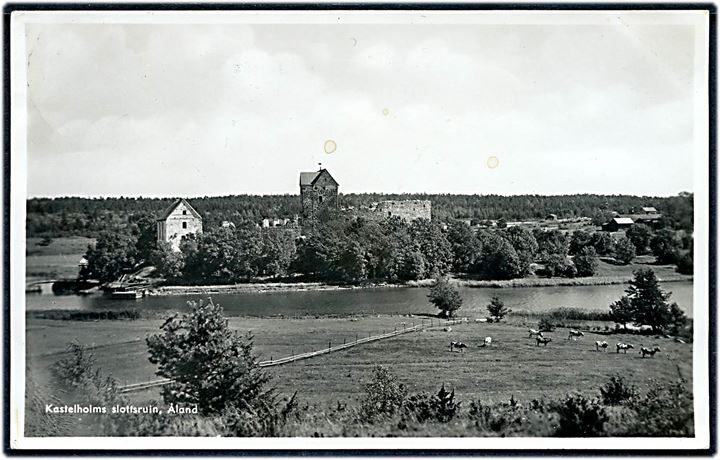 Åland, Kastelholms slotsruin. Frankeret med 15 mk. Løve stemplet Mariehamn d. 21.11.1954.