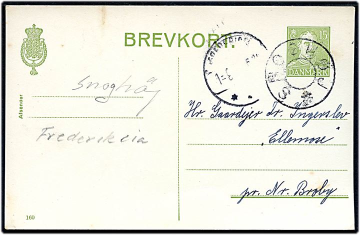 15 øre Chr. X helsagsbrevkort (fabr. 160) annulleret med udslebet stjernestempel SNOGHØJ og sidestemplet Fredericia d. 1.8.1947 til Nr. Broby.