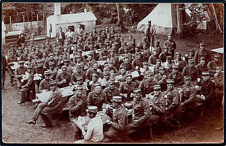 Soldater fra 21. bataillon under Sikringsstyrken. Fotokort u/no.