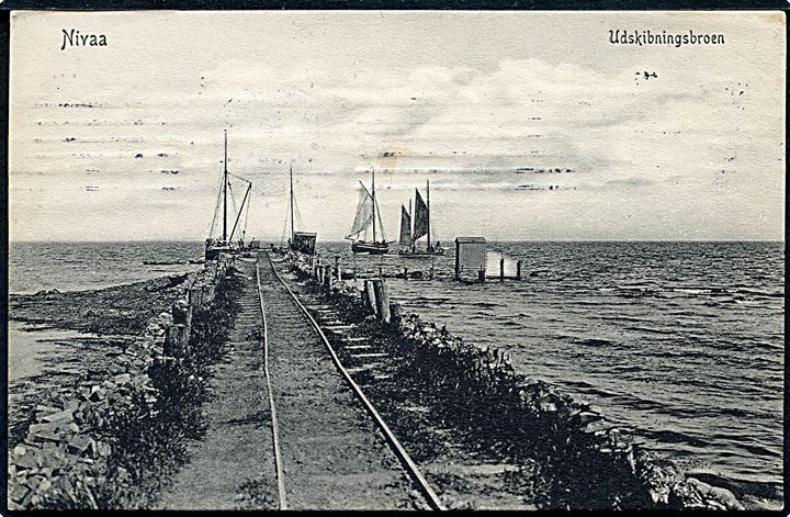 Nivaa, udskibningsbroen med sejlskib. P. Alstrup no. 5208.