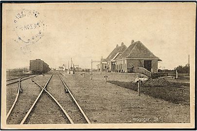 Krogager jernbanestation med togvogne. Stenders no. 51441.