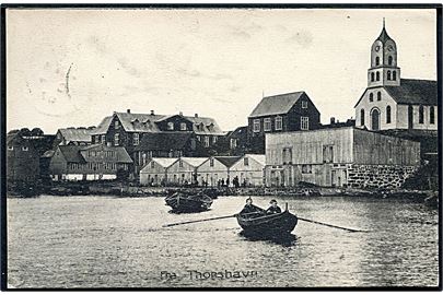 Thorshavn, havneparti med robåde. Z. Heinesen no. 3249. Dateret d. 30.9.1907 og frankeret med britisk 1d Edward VII stemplet Leith d. 4.10.1907 til København. Ank.stemplet d. 7.10.1907.