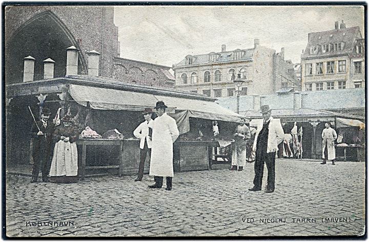 Nikolaj Plads med slagtermarkedet “Maven”. Fotograf Orla Bock. A. Vincent no. 476. Kvalitet 7
