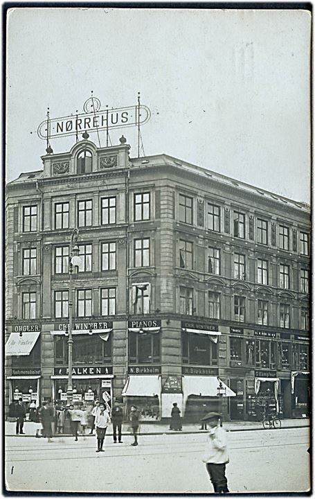 Nørre Farimagsgade 36 hj. af Frederiksborggade 74 med ejendommen “Nørrehus”. Fotokort u/no. Kvalitet 7
