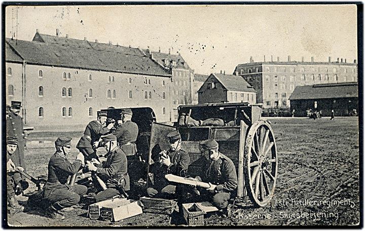 Bådsmandsstræde kaserne, 1ste Artilleriregiments, skytsbetjening. Stenders no. 21301. Kvalitet 7