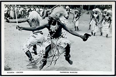 Ruanda - Urundi. Dansende Watutsier. Fotokort Pegas Studio, Nairobi u/no.