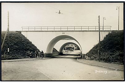 Padborg, jernbaneviadukten fra 1925. Fotokort u/no.