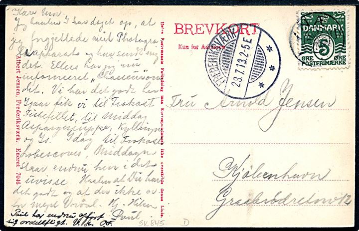 5 øre Bølgelinie på brevkort (Lynæs kirke) annulleret med stjernestempel LYNÆS og sidestemplet Frederiksværk d. 28.7.1913 til København.