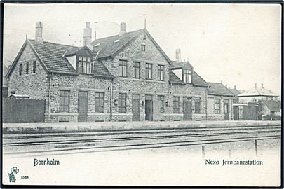 Nexø jernbanestation. P. Alstrup no. 3568. Anvendt med 3 øre bølgelinie, annulleret med stjernestempel Nybro, sendt til Rønne. Sidestempel Rønne d. 16.6.1909.