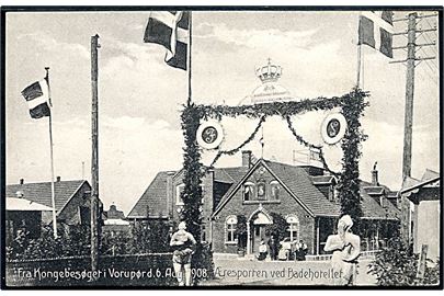 Vorupøre, æresport ved badehotel ved kongebesøget d. 6.8.1908. No. 15695.