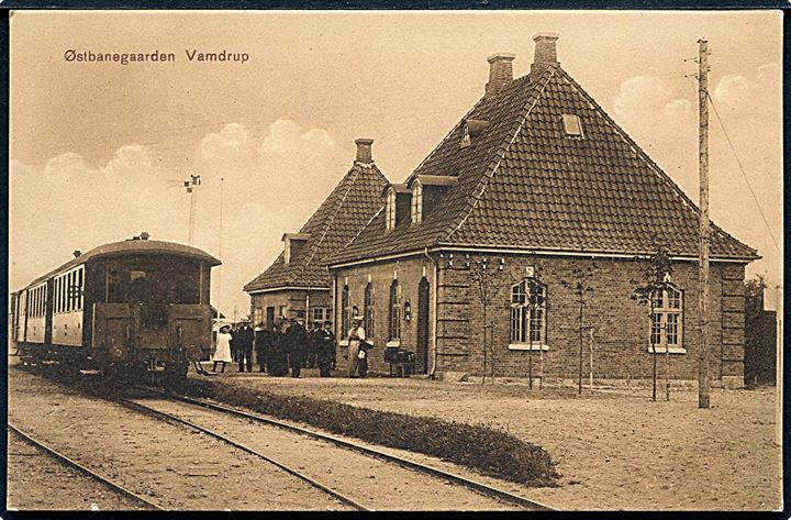 Vamdrup, Østbanegaarden med holdende tog. P. Hansen no. 6322.