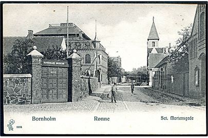 Rønne, Sct. Mortensgade med Bornholms Museum. P. Alstrup no. 3635.