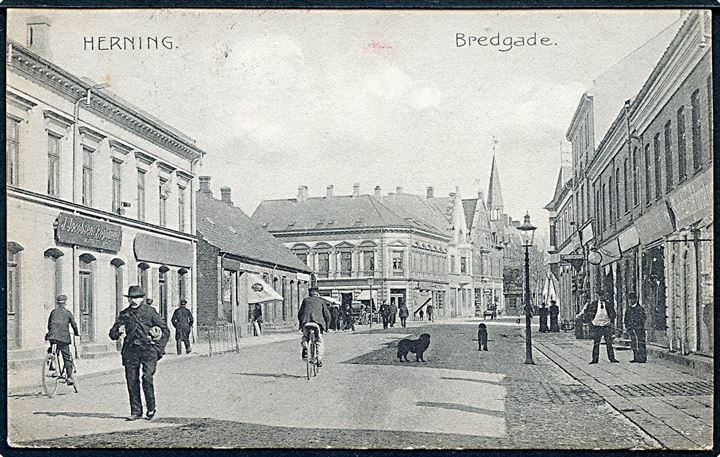 7 øre Chr. X på brevkort (Bredgade i Herning) annulleret med bureaustempel Vejle - Holstebro sn2 T.1184 d. 17.5.1919 til København.