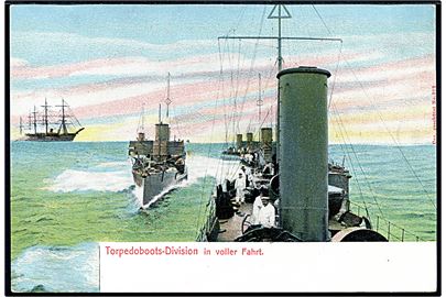 Torpedoboots-Division ved fuld fart. Flottenserie no. 9.