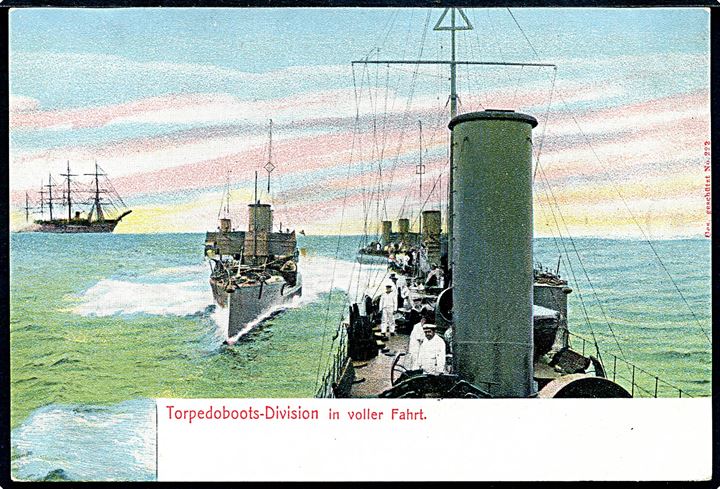 Torpedoboots-Division ved fuld fart. Flottenserie no. 9.