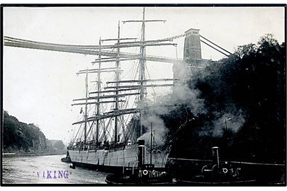 “Viking”, 4-mastet bark, handelsflådens skoleskib for befalingsmænd med slæbebåde i Bristol kanalen. Fotokort u/no.